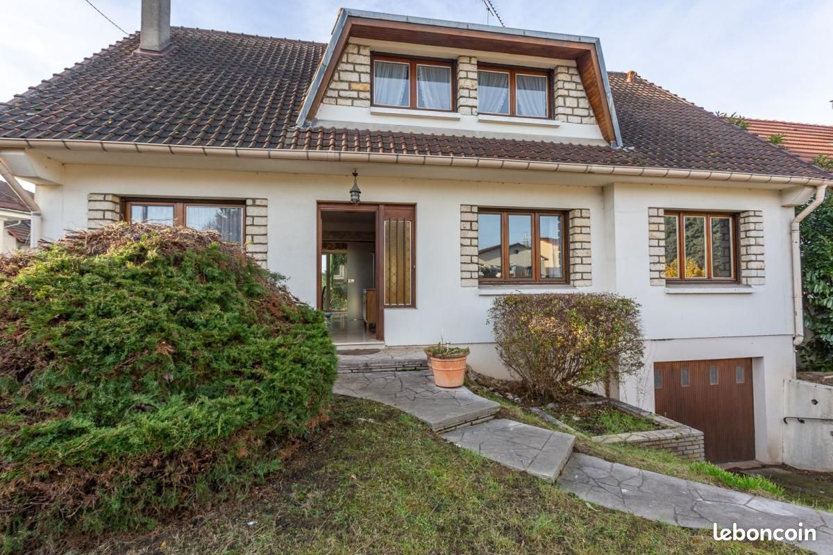 Maison 6 pièces 232 m² (image 1)