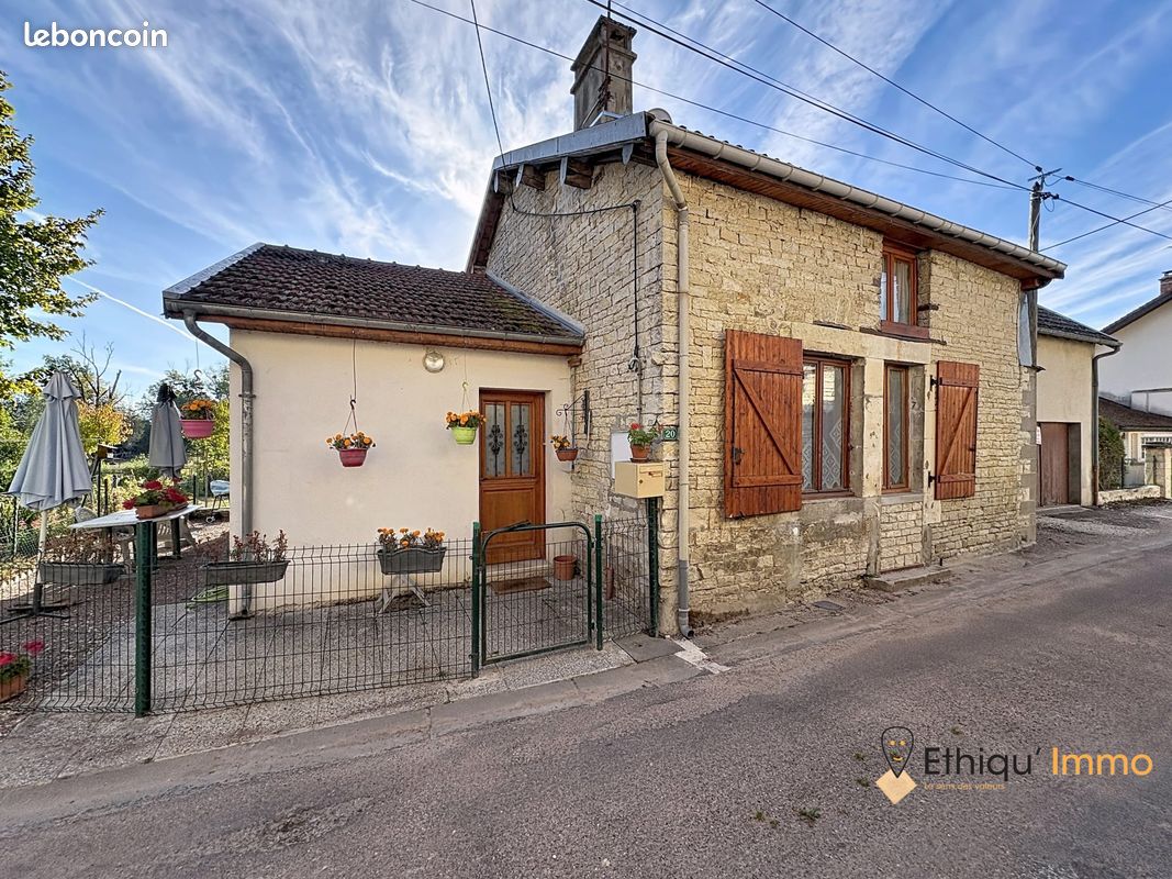 Maison 3 pièces 94 m² · à Laferté-sur-Aube · 94 m² · 70 000 €