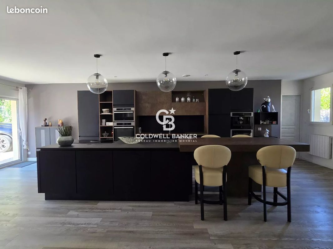 Maison 7 pièces 204 m² · à Yvré-l'Évêque · 204 m² · 504 000 €