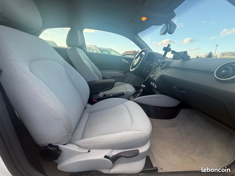 Audi A1 1.6 TDI 90Cv S tronic Attraction (image 5)