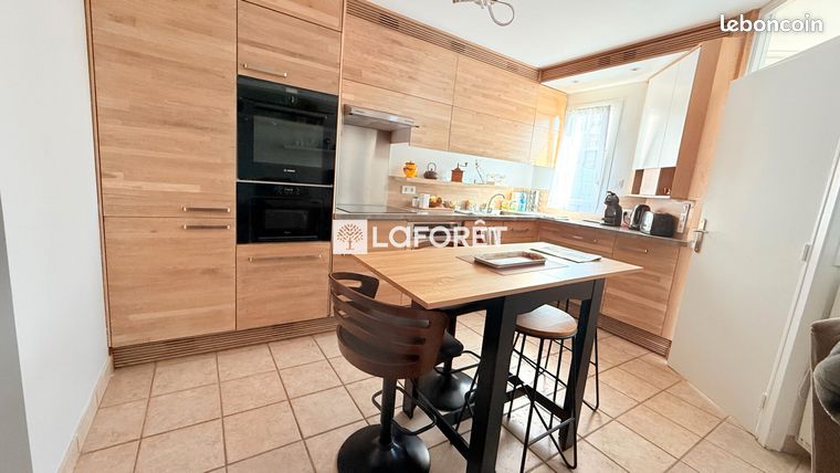 https://img.leboncoin.fr/api/v1/lbcpb1/images/ee/7a/fc/ee7afc998fa0b253eef4f26855a6864a9afeb655.jpg?rule=ad-image