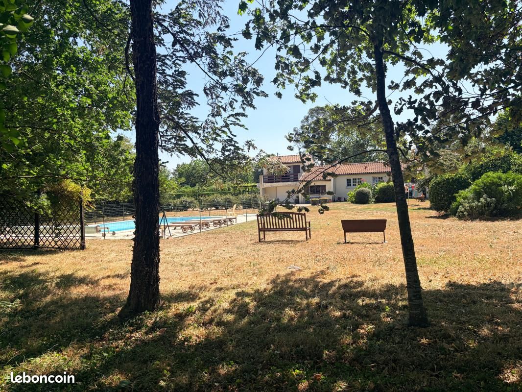 Maison 6 pièces 198 m² · à Varzay · 198 m² · 328 600 €