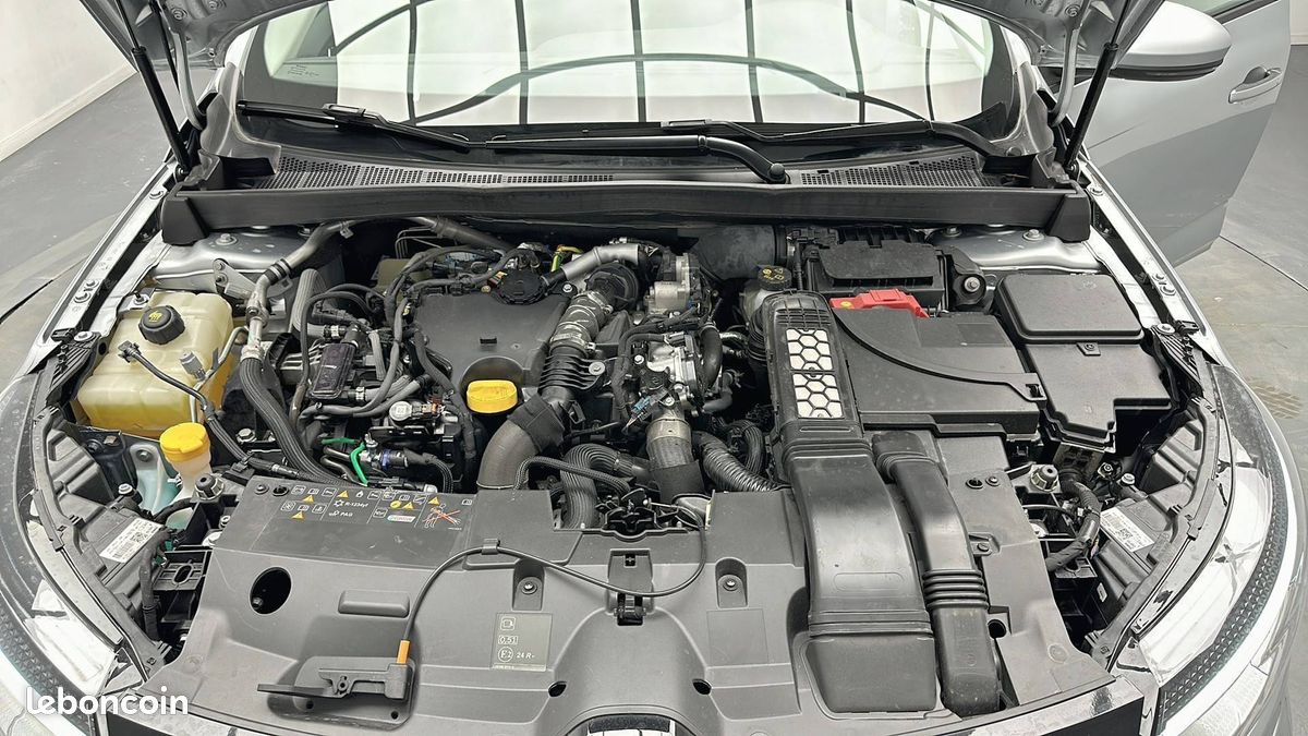 Renault megane iv berline blue dci 115 evolution (image 25)