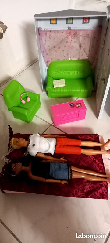 Vends ensemble et accessoires barbie (image 2)