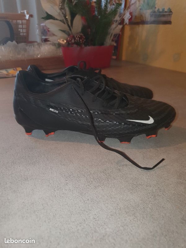 Crampons nike(phantom gx prix négociable (image 2)