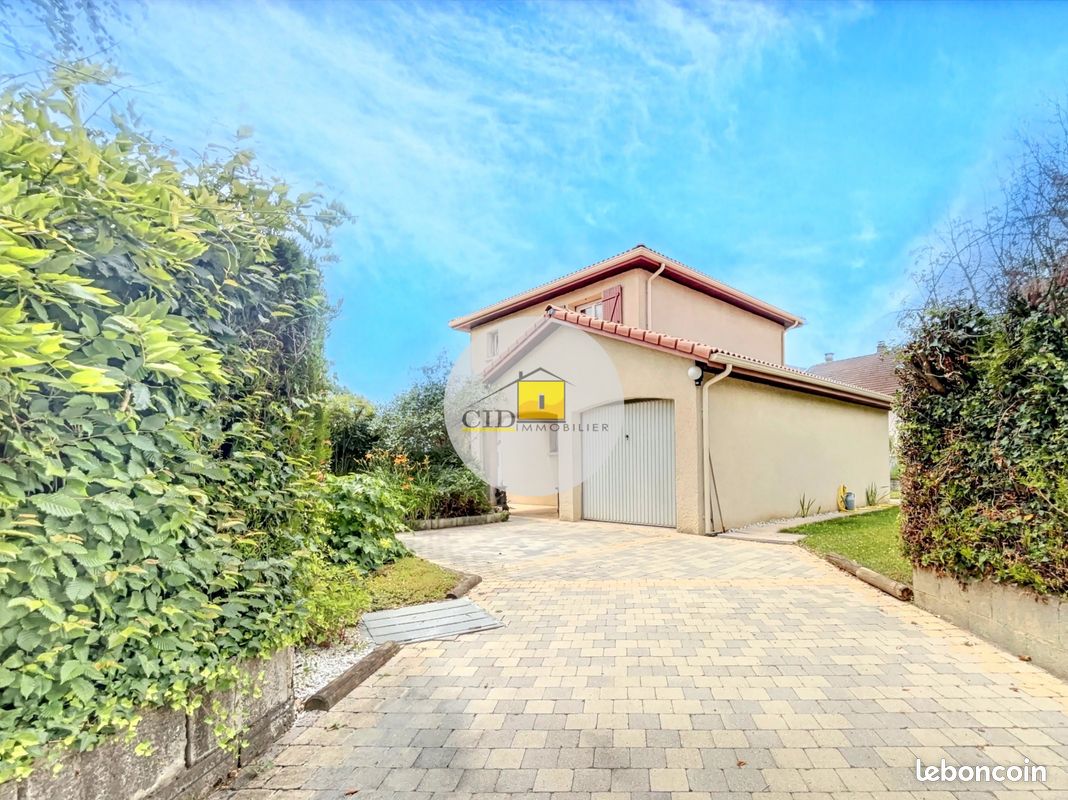 Maison 5 pièces 115 m² · à Chassieu · 115 m² · 439 000 €