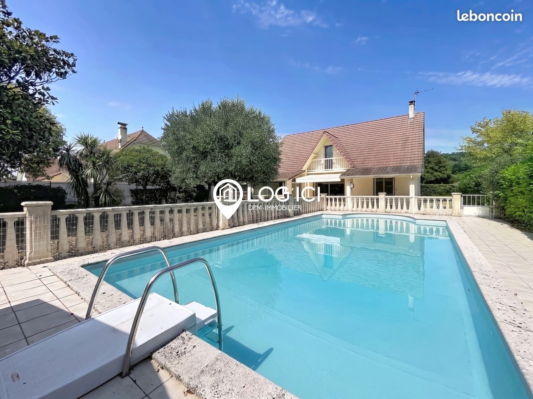 Maison 6 pièces 201 m² · à Lescar · 201 m² · 475 000 €