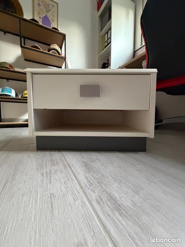 Table de chevet blanche avec tiroir et niche (image 1)