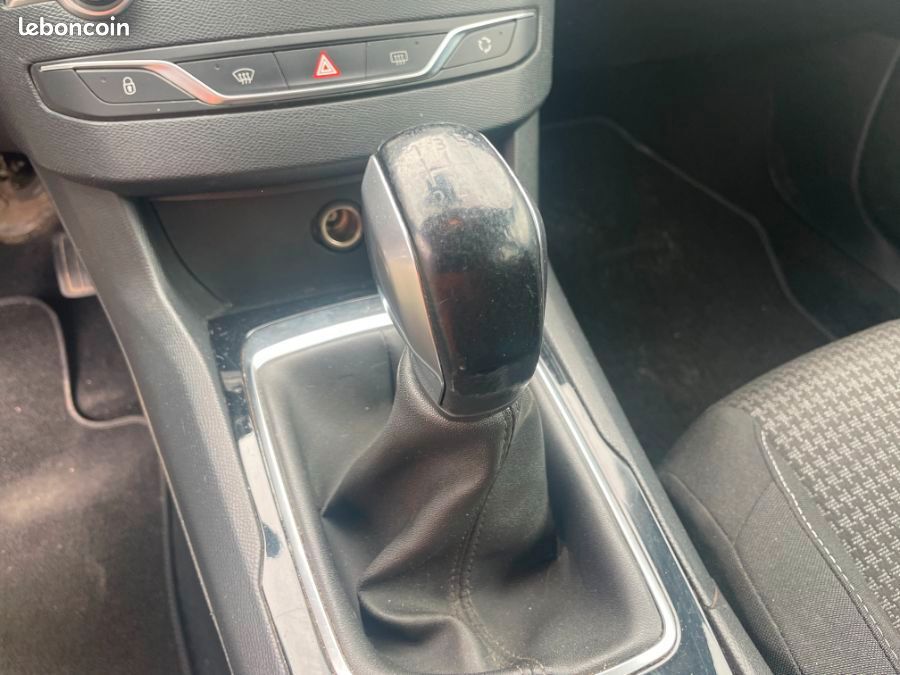 Peugeot 308 AFFAIRE 1.6 BLUE HDi 100 ch (image 11)