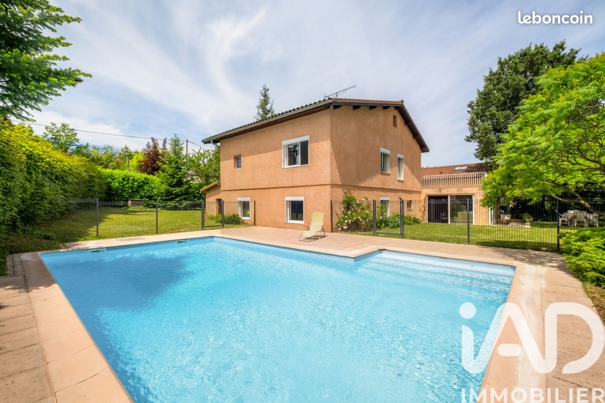 Maison 9 pièces 260 m² · à Lentilly · 260 m² · 690 000 €
