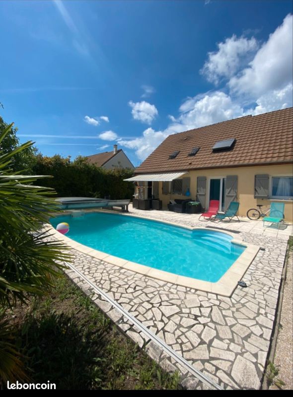 Maison 6 pièces 160 m² · à Pérignat-lès-Sarliève · 160 m² · 549 000 €