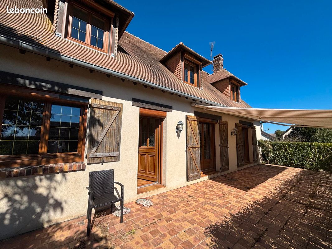 Maison 6 pièces 141 m² · à Crosville-la-Vieille · 141 m² · 259 000 €