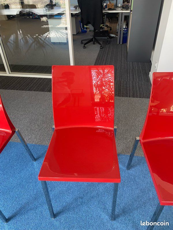 Chaise rouge (image 3)