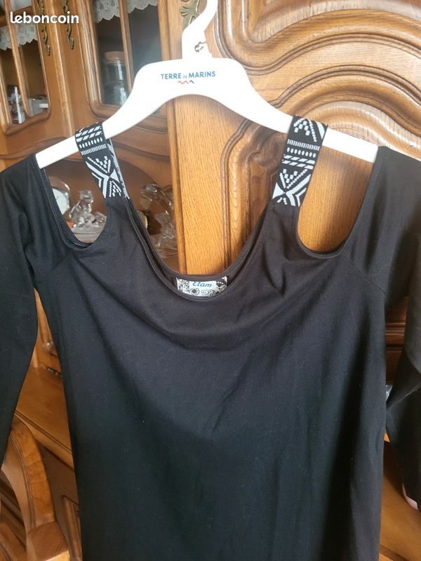 Robe épaule dénudé de chez Etam très bon état légère (image 2)