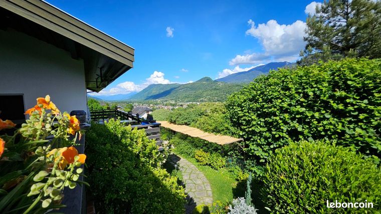 Maison 8 pièces 252 m²