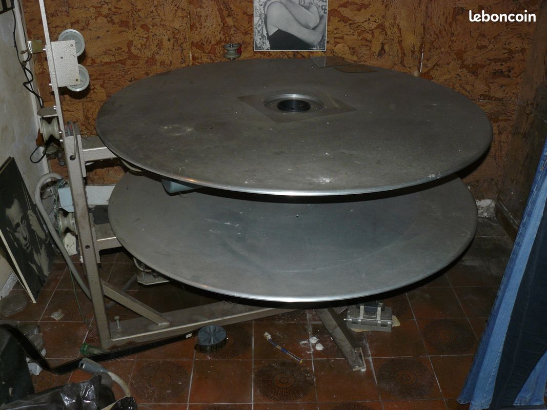 Bonjour et bonne année, [Projecteur KINOTON FP50A pour pièces