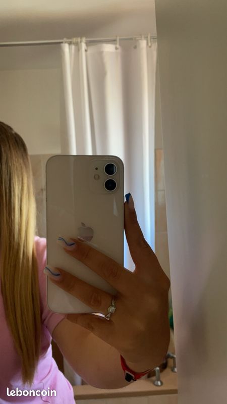 IPhone 12 (image 1)
