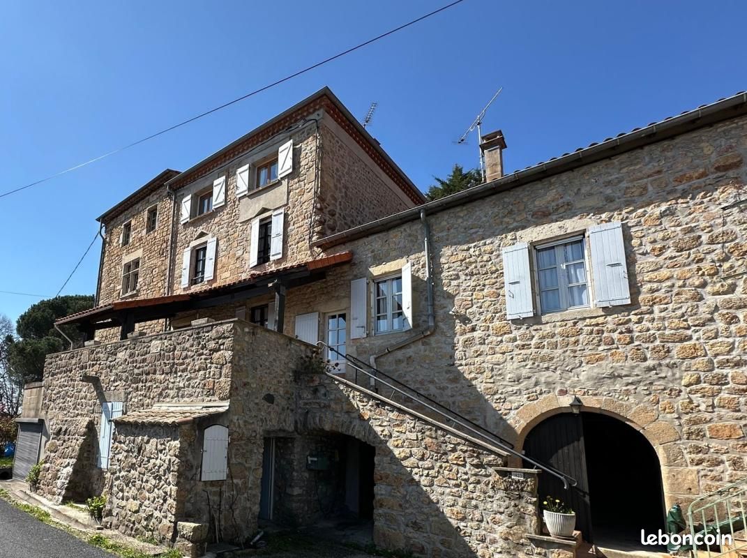 Maison 9 pièces 235 m² · à Saint-Andéol-de-Vals · 235 m² · 367 500 €