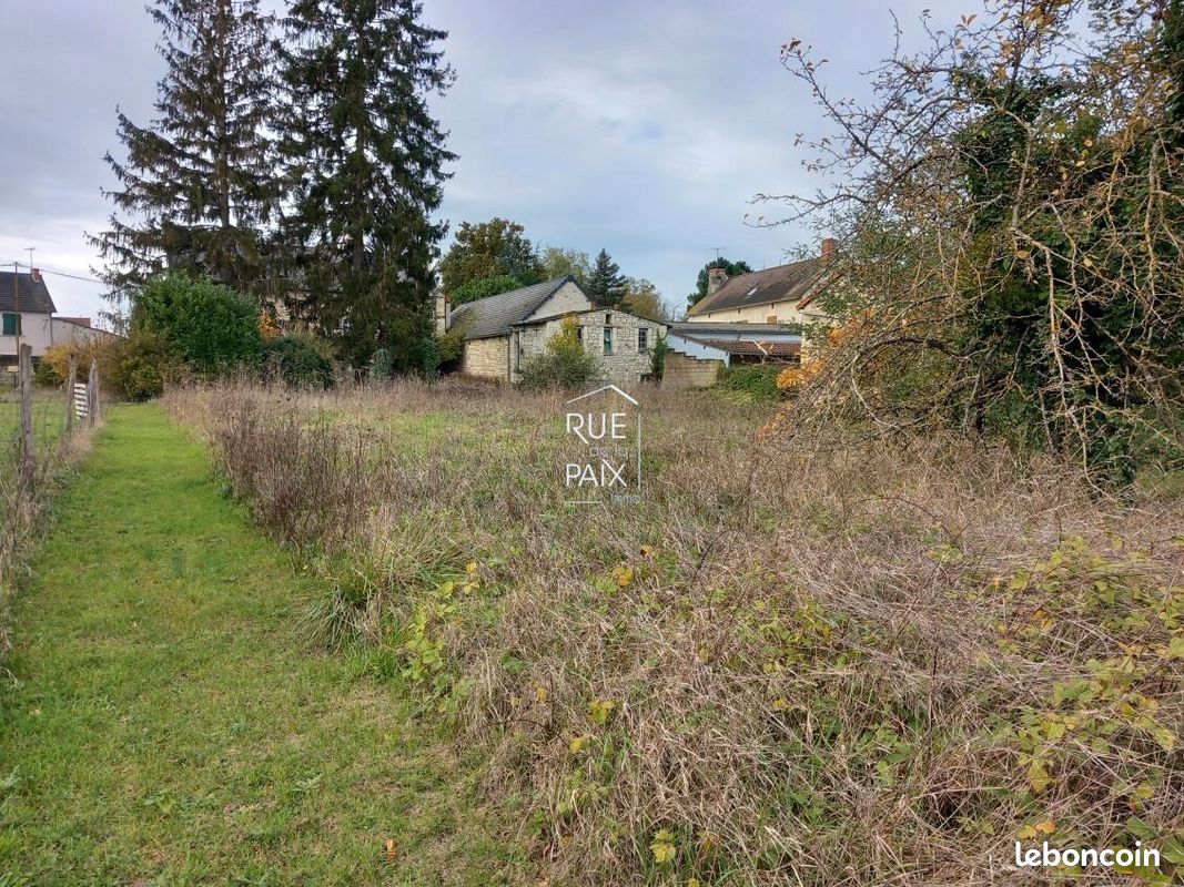 Terrain 950 m² · à Ouzilly · 950 m² · 15 900 €