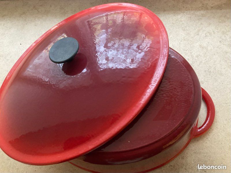 Plat Ovale En Fonte émaillée Rouge - Comme Neuf - Cuisson Et Service