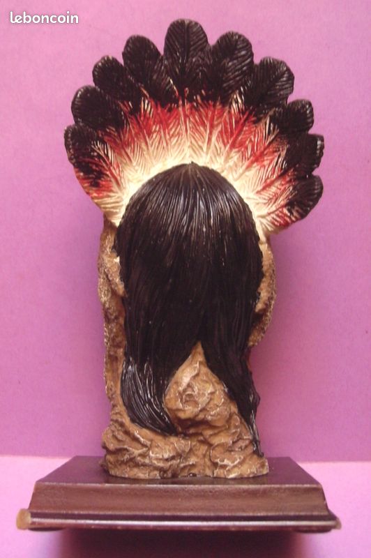 Statue / Statuette Buste De Chef Indien - Coiffe Plumes Et Tête De Bison / Buffle - The Peggy's Collection (image 9)