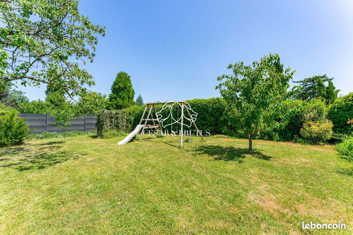 Maison 6 pièces 180 m² · à Lissieu · 180 m² · 589 000 €
