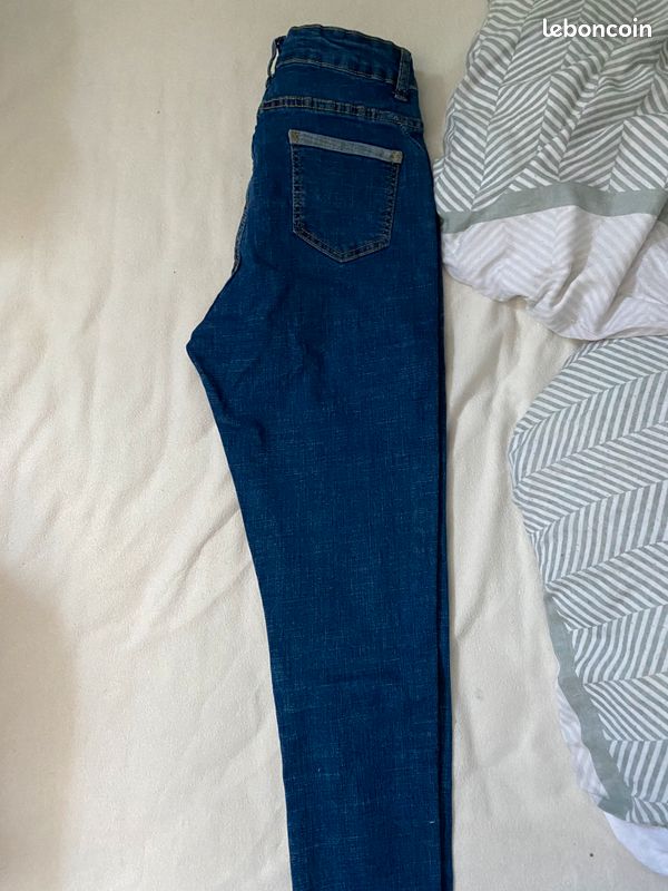 Vêtement taille M (image 2)