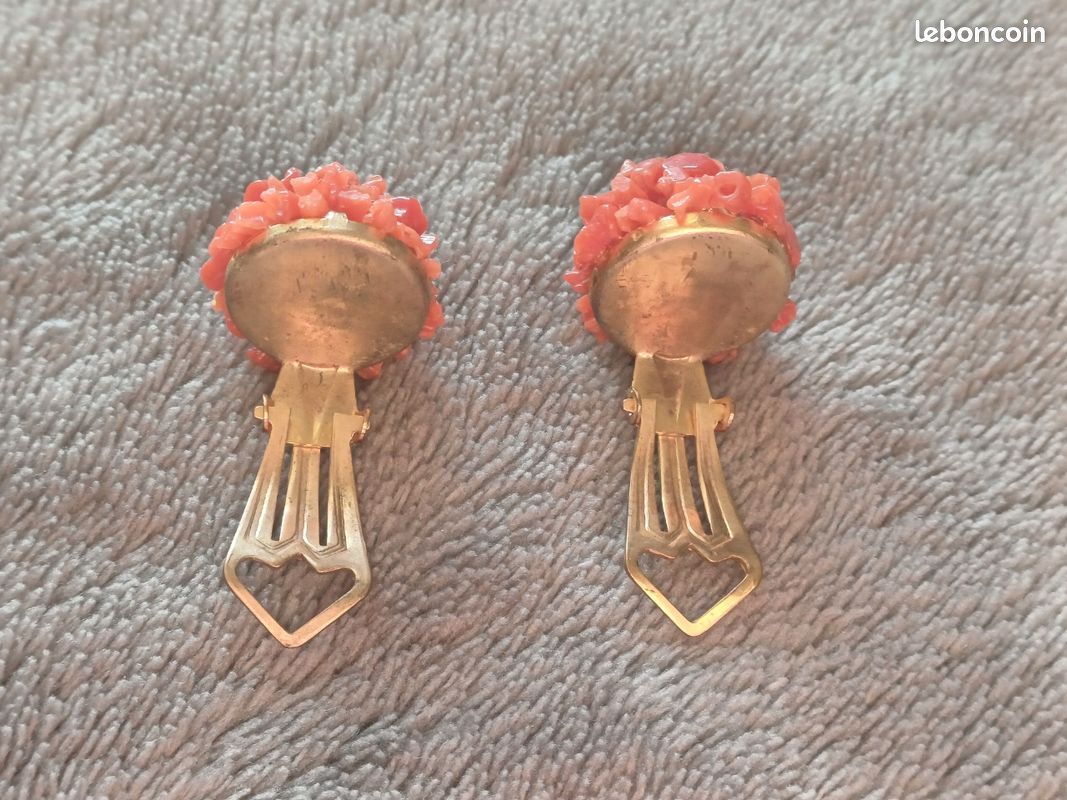 Boucles D'oreilles Clips Vintage Rouge Pastille - Laiton Et Plastique, Parfait état
