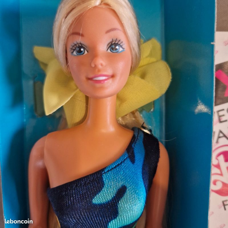 Barbie et Ken Tropical Fashion Pack - HBV72 - Ensemble de 2 Tenues Barbie et Ken Tropical Fashion Pack - HBV72 - Ensemble de 2 Tenues