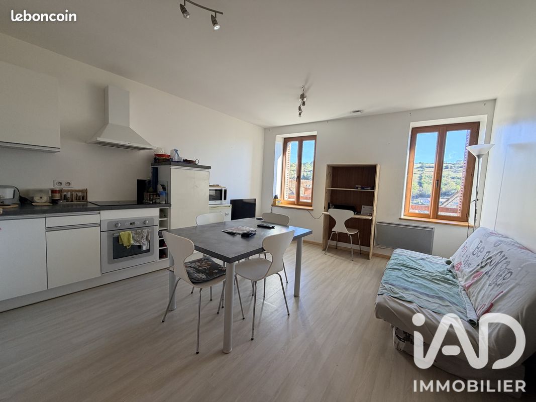 Immeuble 158 m² · à Chalmazel-Jeansagnière · 158 m² · 108 900 €