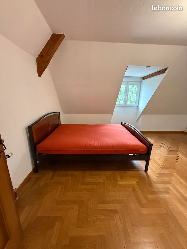 Matelas futon 160X200 très bon état (image 1)