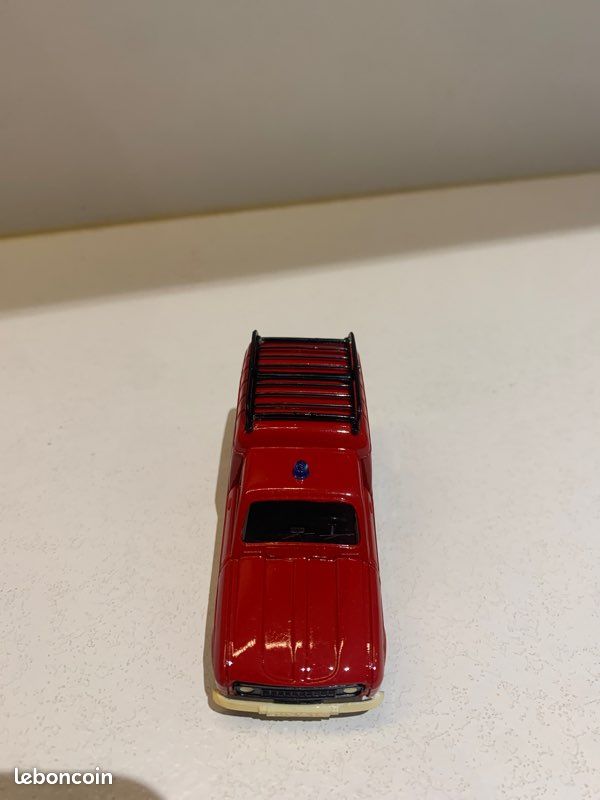 Solido Prestige 1/18 - Renault 4L Sapeurs Pompiers Rouge - LJ163
