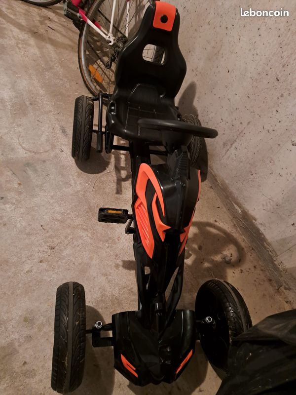 Kart à pédales pour enfants (image 2)