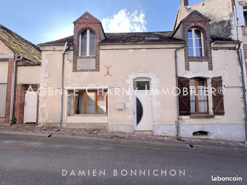 Maison 5 pièces 137 m² · à Champignelles · 137 m² · 76 000 €