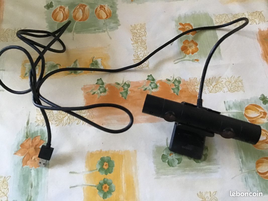 Casque PlayStation VR pour PS4 avec PlayStation Camera et 2 manettes VR (image 3)