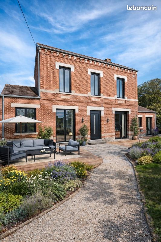 Maison 8 pièces 255 m² · à Maroeuil · 255 m² · 2 500 €