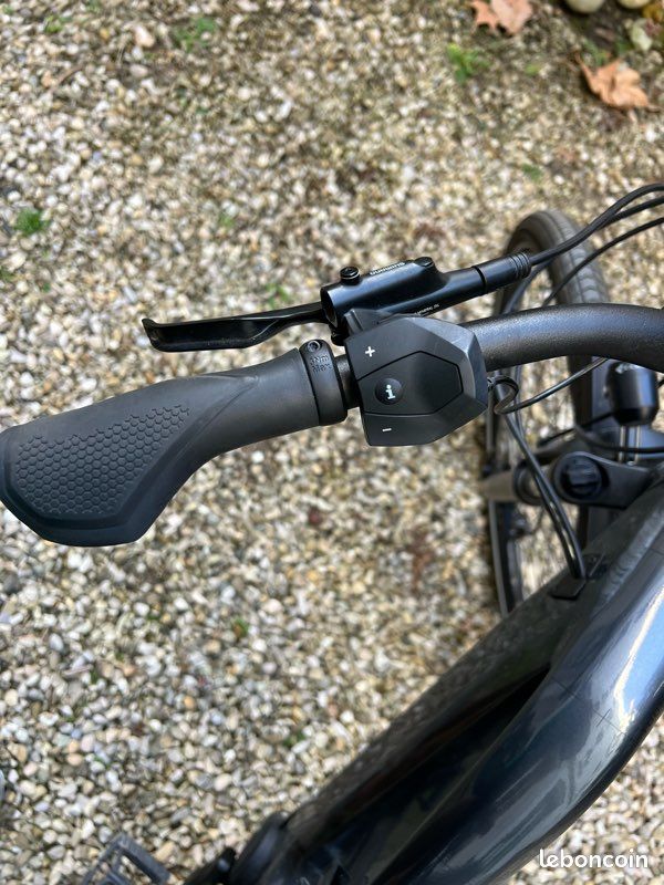 Vélo CUBE électrique excellent état, moteur Bosh, batterie Bosh Powertub 625 kw (environ 90 km d'autonomie) (image 9)