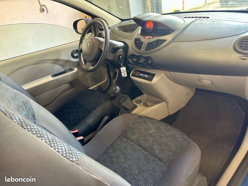 RENAULT TWINGO II / 1.2 ess 75cv / 1ERE MAIN / (image 5)