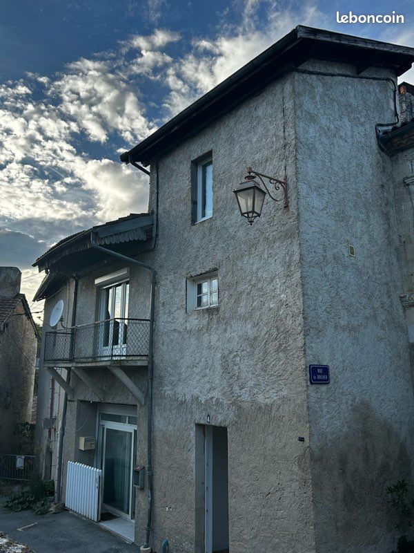 Maison 4 pièces 133 m² · à Agonac · 133 m² · 125 000 €