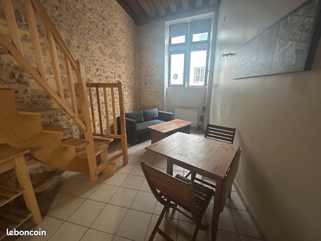 Appartement 1 pièce 24 m² · à Orléans · 24 m² · 530 €