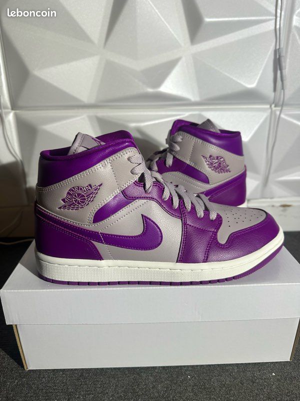 Nike Jordan 1 Mid T42 NEUF (image 1)