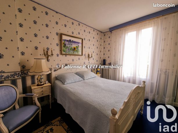 https://img.leboncoin.fr/api/v1/lbcpb1/images/ee/94/c8/ee94c8b98ad727d18a2b557c65190c5aaf6bf84b.jpg?rule=ad-image