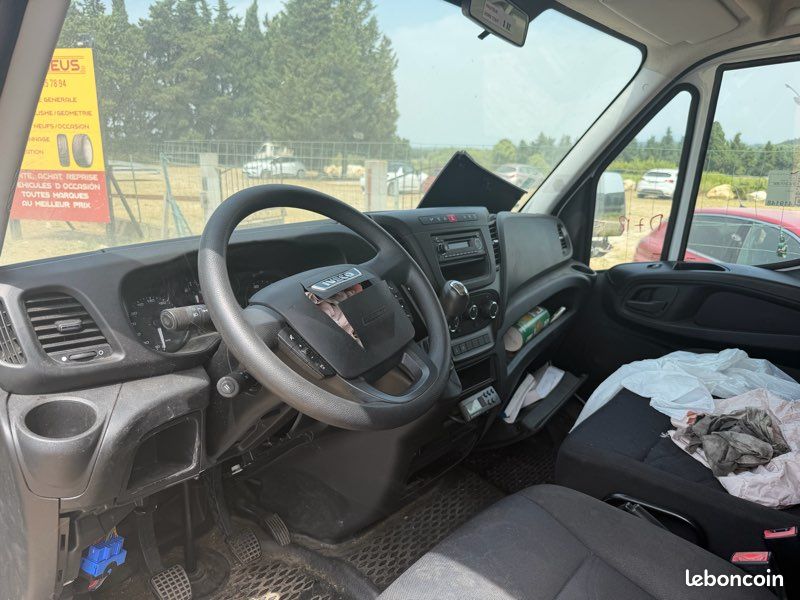 Iveco DAILY VI 35C14 Caisse Hayon (image 8)