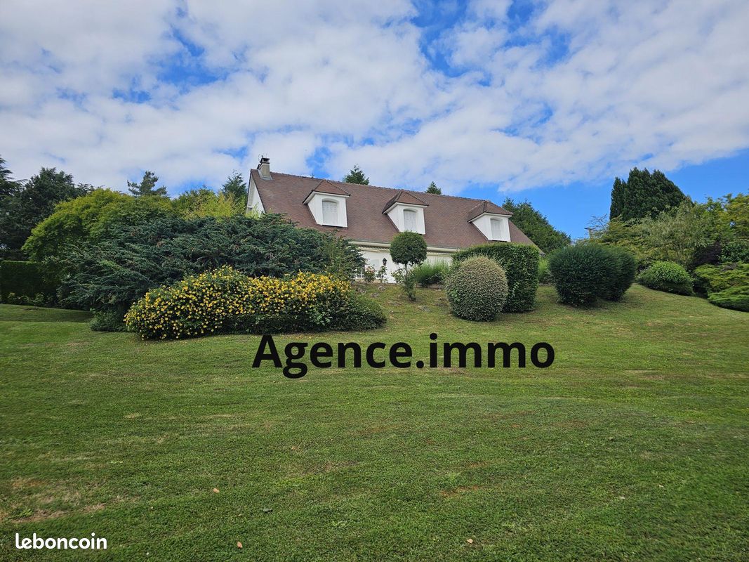 Maison 8 pièces 178 m² · à Le Mont-Saint-Adrien · 178 m² · 498 000 €