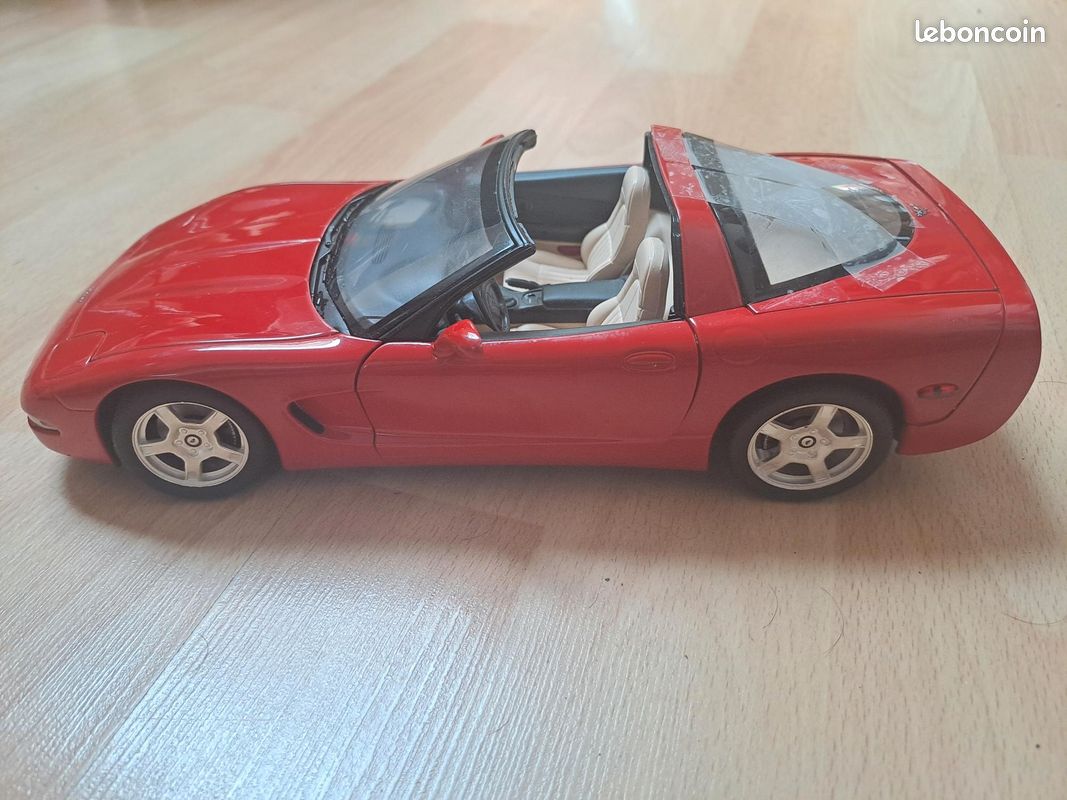 Chevrolet Corvette 1998, 1/18e Ut Models (image 2)