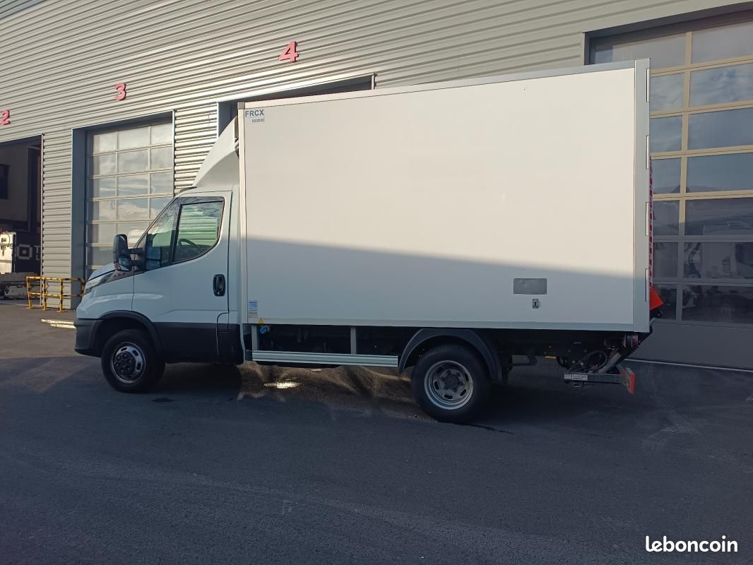 Iveco Daily CHASSIS CABINE FRIGO POSITIF/NEGATIF 12M3 160 CV RJ HAYON 3,5 T (image 4)