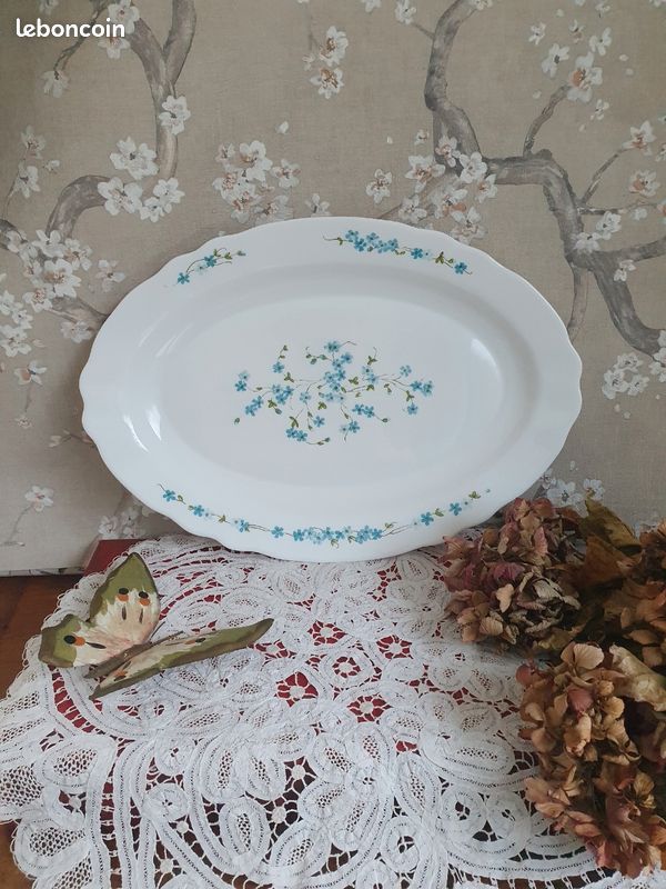 Plat Ovale Arcopal – Motif Myosotis – Verre Multicouleur – Occasion