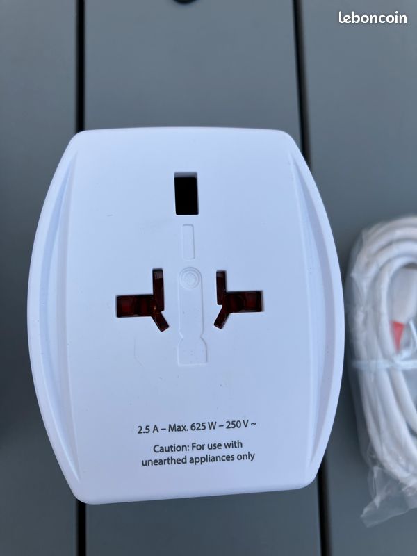 Adaptateur de voyage SKROSS Secteur MUV 2 USB rigid box 2022 TU pas cher