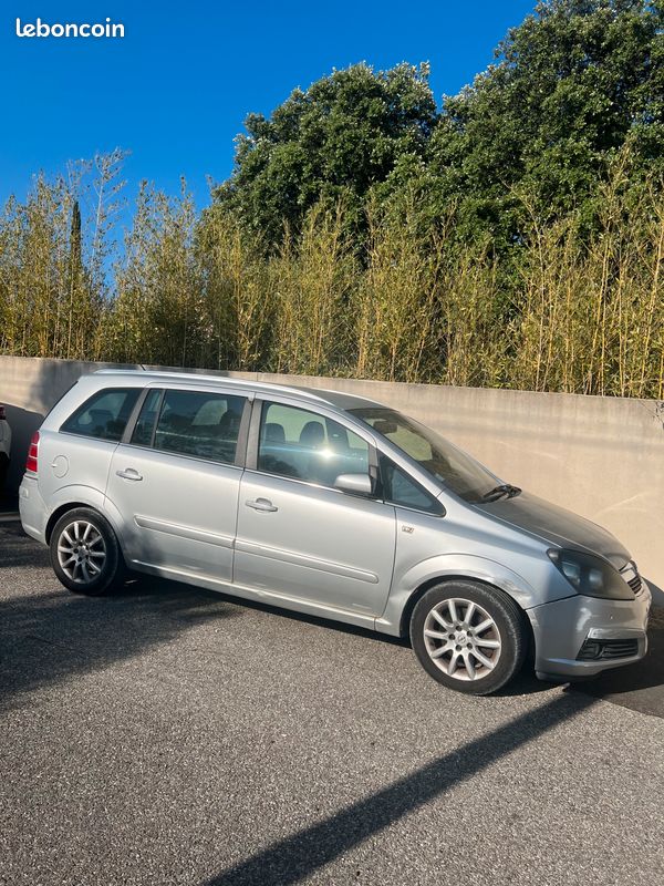 Opel Zafira (image 1)