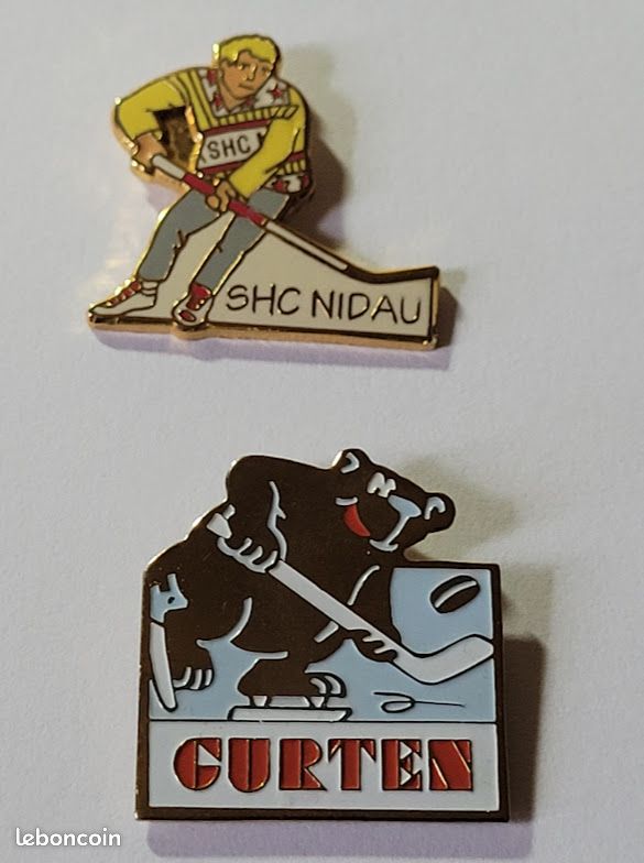 Pin's Rare Hockey Sur Glace - St Leonard Canada, Mineur, Sport D'hiver Vintage